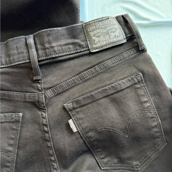 Levi’s 314 Shaping Straight Jeans | Size 28 | Excellent Condition - Picture 7 of 7